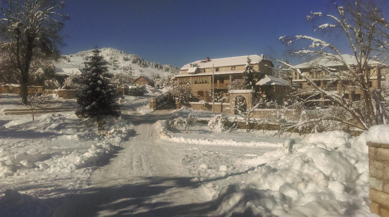 Pashuta Hotel Voskopoje Bagian luar foto
