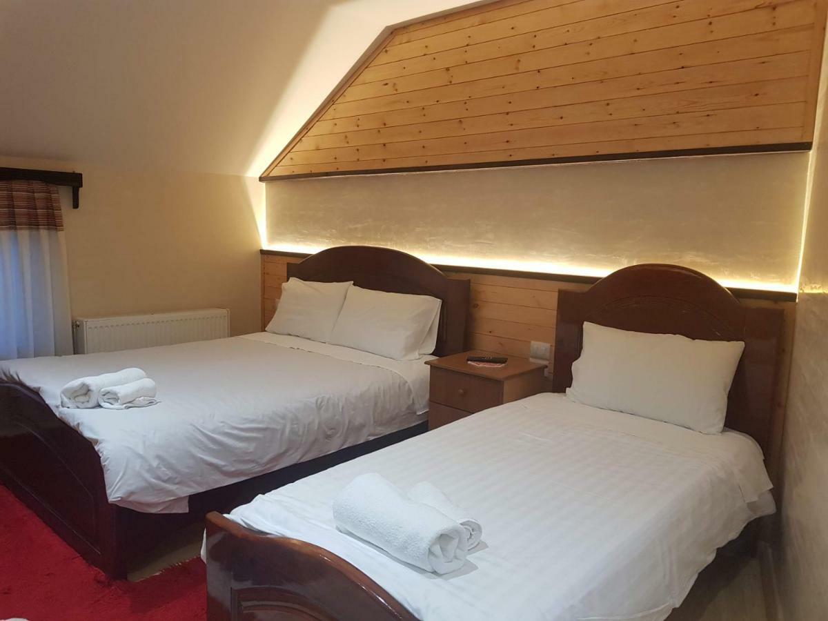 Pashuta Hotel Voskopoje Bagian luar foto
