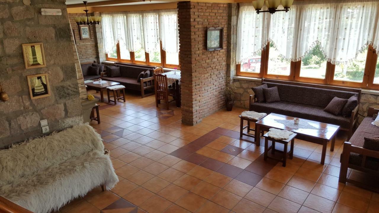 Pashuta Hotel Voskopoje Bagian luar foto