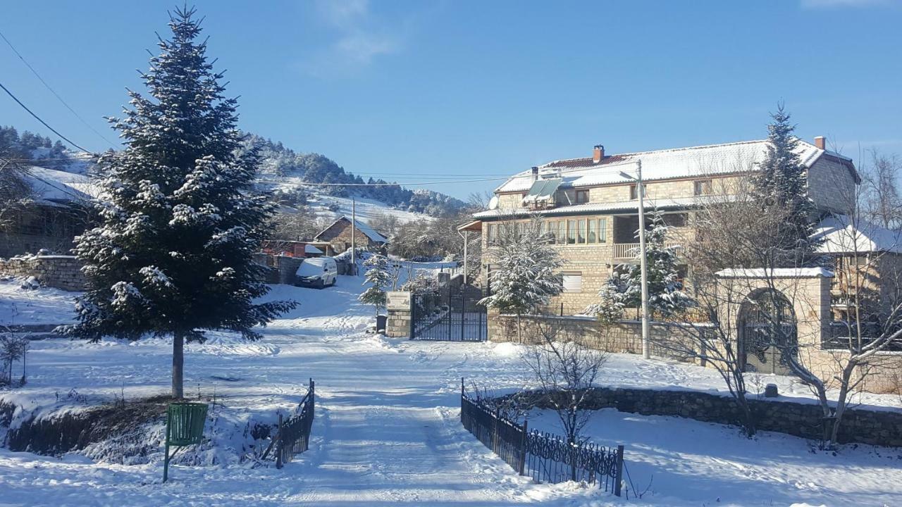 Pashuta Hotel Voskopoje Bagian luar foto